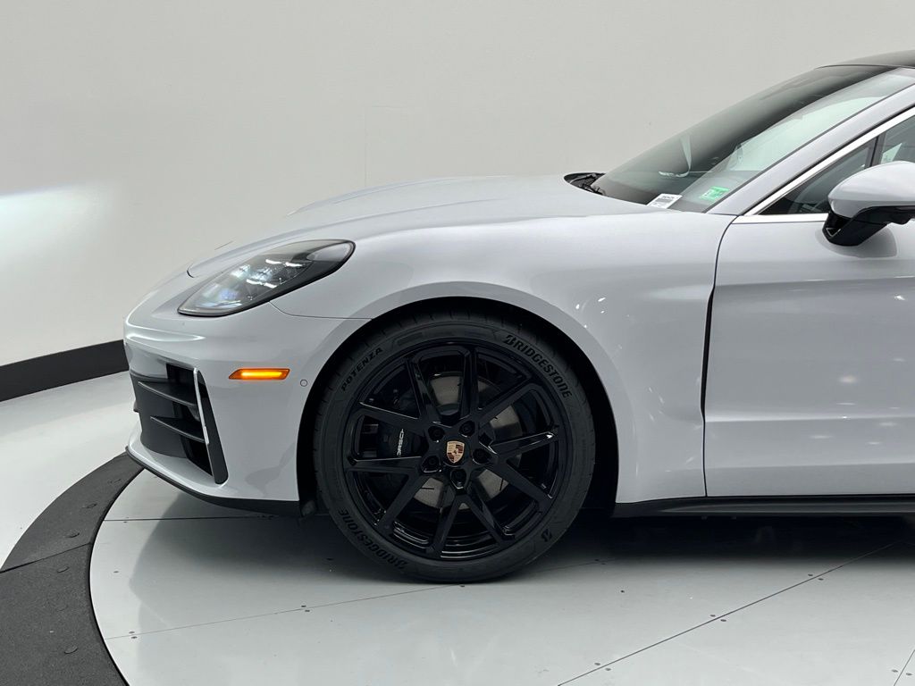 Thumbnail: 2025 Porsche Panamera - 31