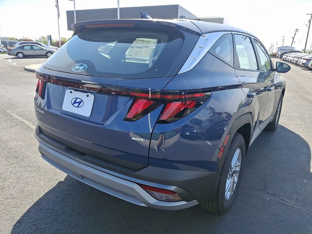 2025 Hyundai Tucson SE 4