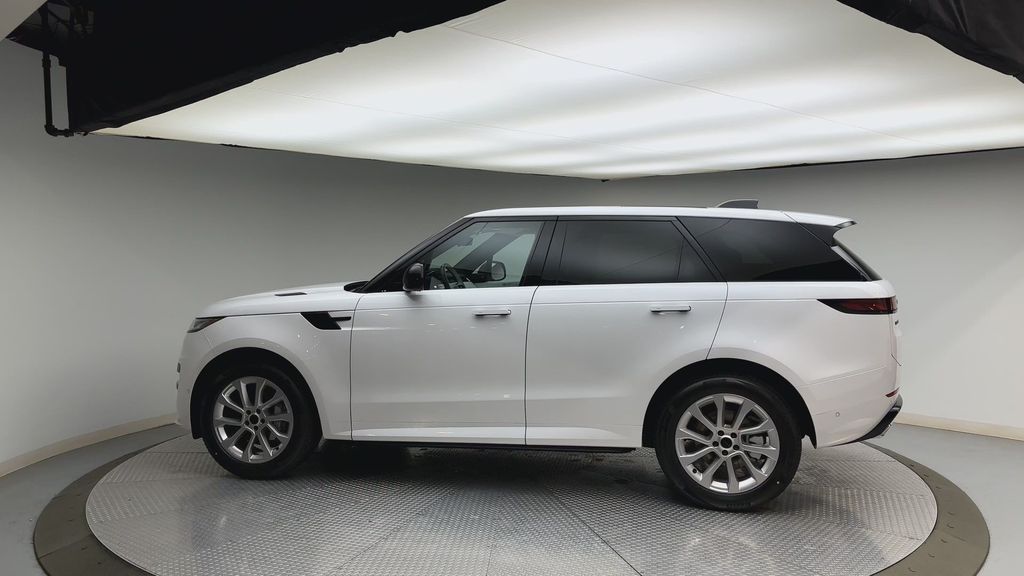 Thumbnail: 2026 Land Rover Range Rover Sport - 5