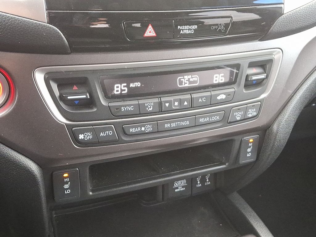 Thumbnail: 2016 Honda Pilot - 17