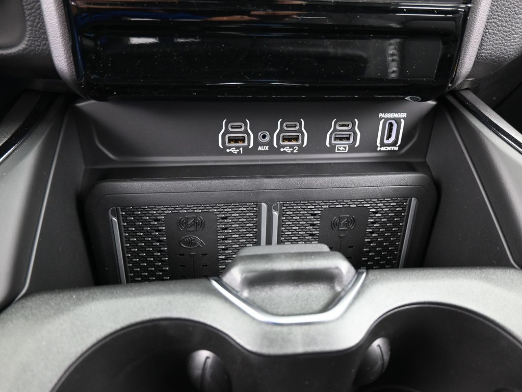 New 2026 Diamond Black Crystal Pearlcoat Ram Rebel image 21