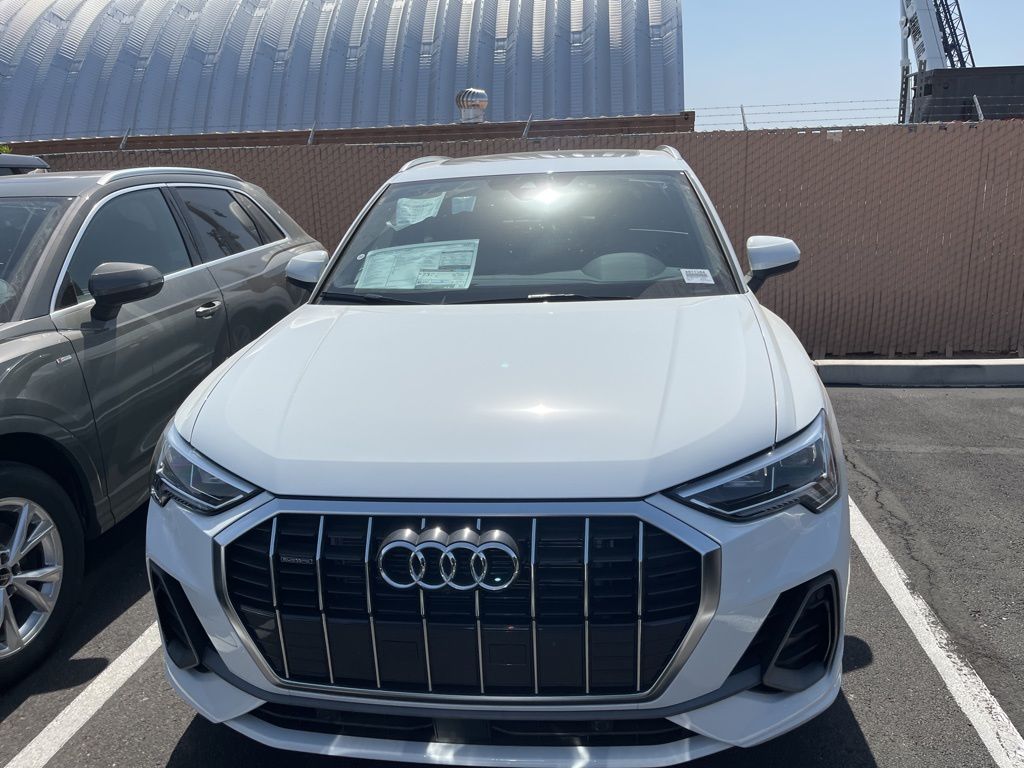 Thumbnail: 2025 Audi Q3 - 2