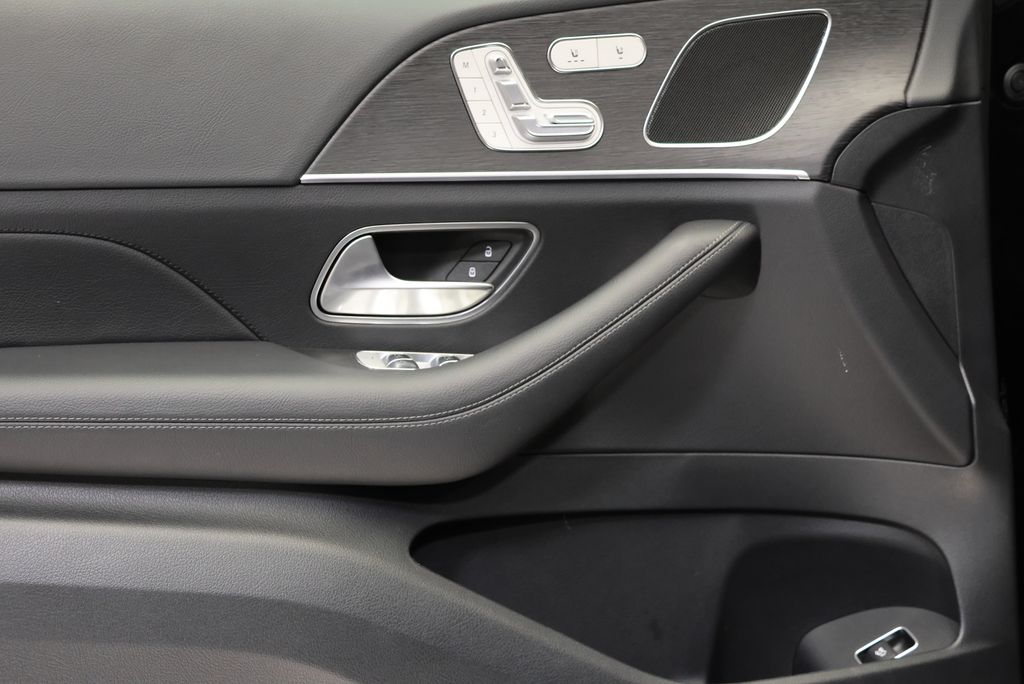 Thumbnail: 2026 Mercedes-Benz GLE - 32