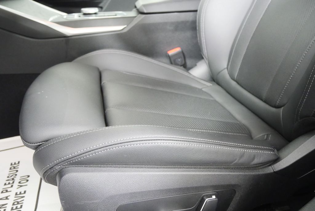 Thumbnail: 2024 BMW 4 Series - 10