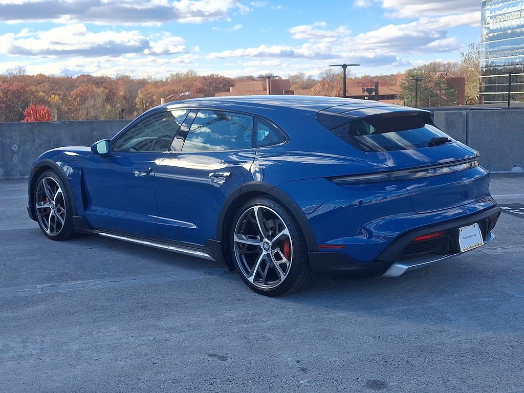 Thumbnail: 2021 Porsche Taycan - 3