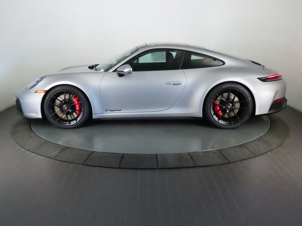 Thumbnail: 2026 Porsche 911 - 2