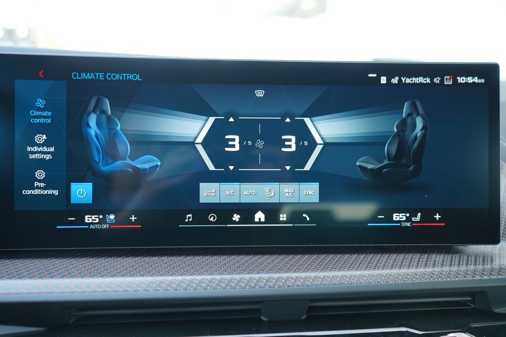 Thumbnail: 2026 BMW XM - 19