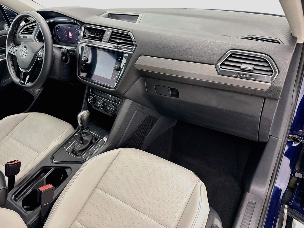 Thumbnail: 2021 Volkswagen Tiguan - 16