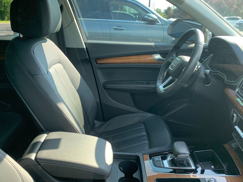 Thumbnail: 2023 Audi Q5 - 4