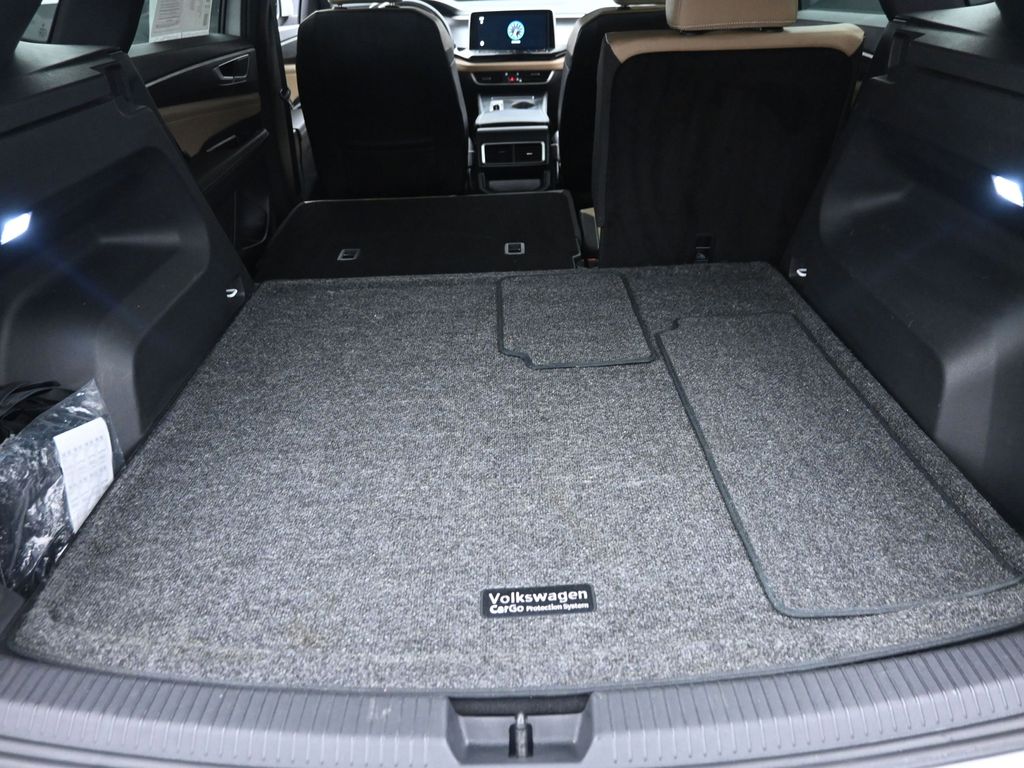 Certified Used 2024 White Volkswagen 2.0T SE image 9