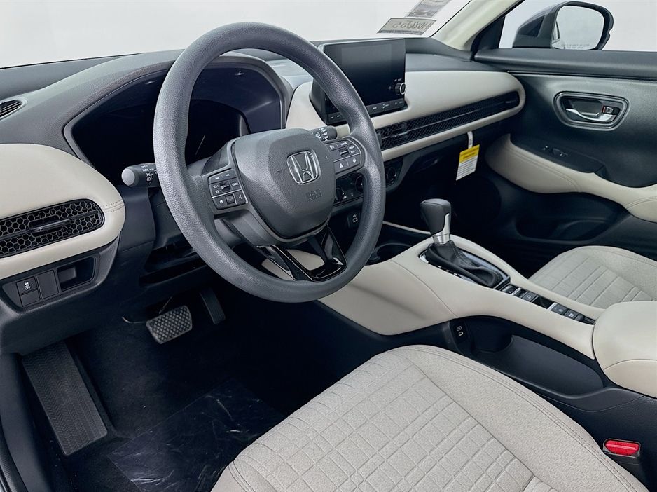 2025 Honda HR-V LX photo