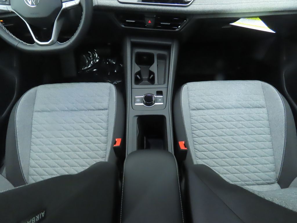 Thumbnail: 2025 Volkswagen Tiguan - 17