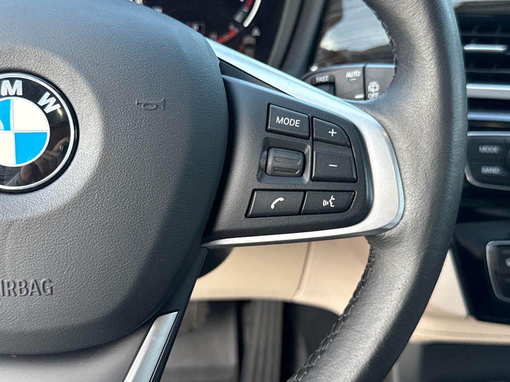 Used 2019 Silver BMW sDrive28i image 17