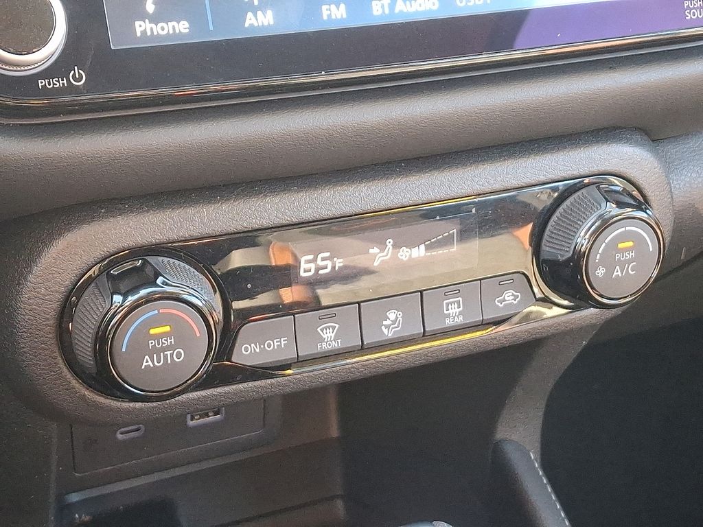 Thumbnail: 2023 Nissan Kicks - 16