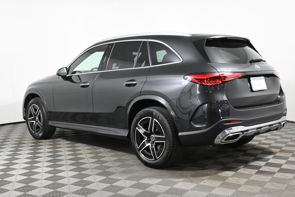 2025 Mercedes-Benz GLC 300 5