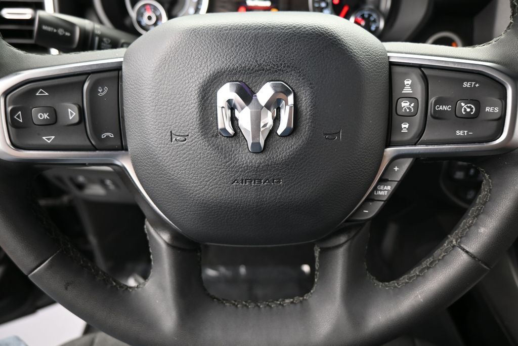 Used 2025 Diamond Black Crystal Pearlcoat Ram Big Horn/Lone Star image 35
