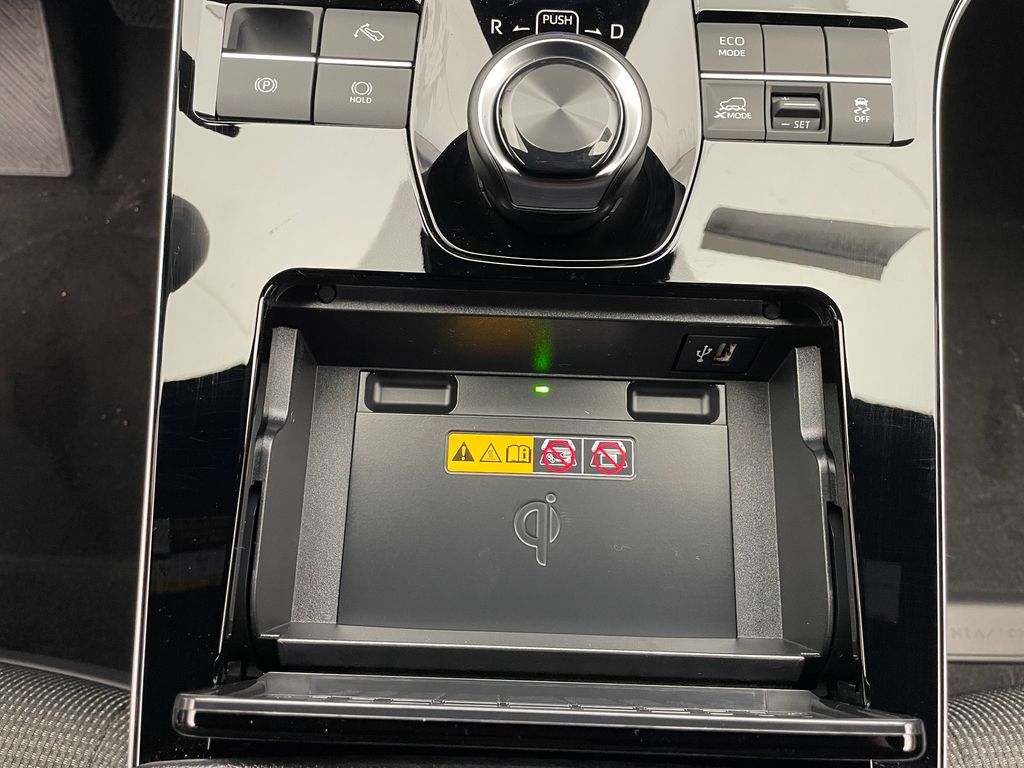 2025 Toyota bZ4X XLE 28
