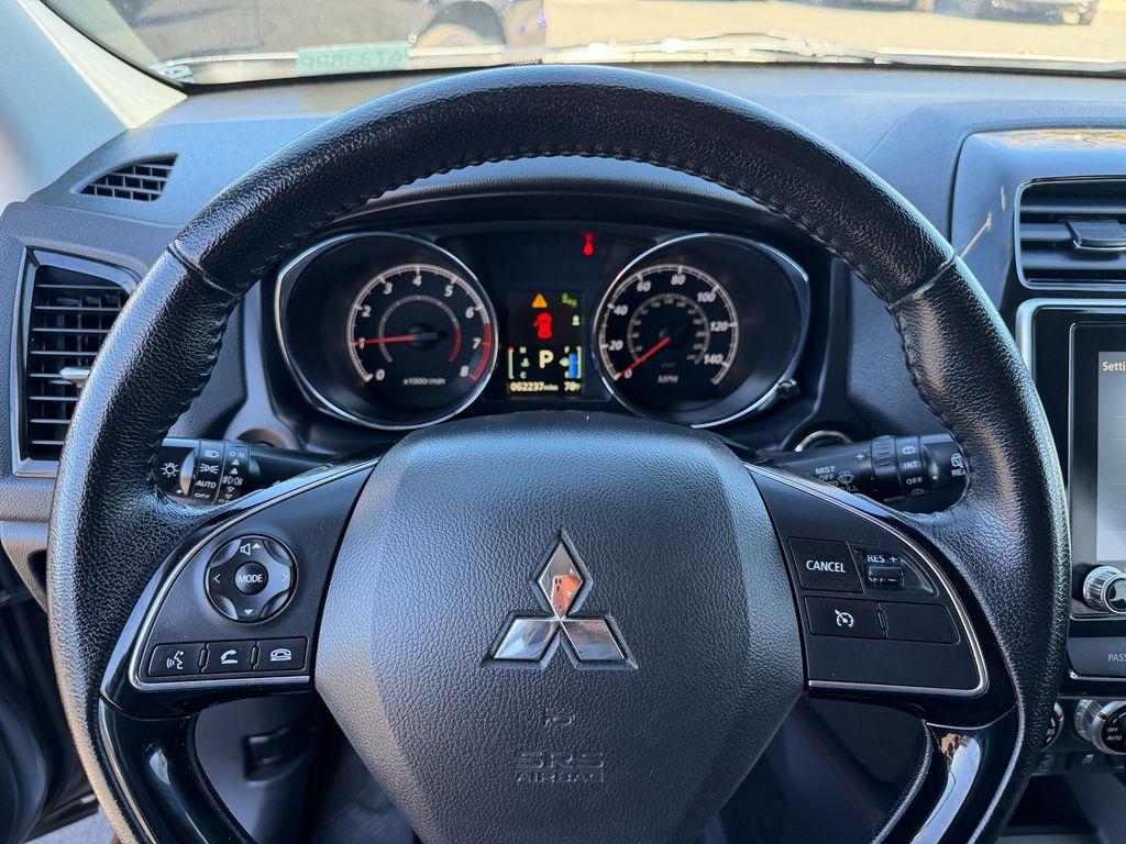 Used 2024  Mitsubishi 2.0 SE image 14