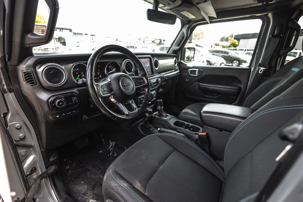 2023 Jeep Wrangler Rubicon 4xe thumbnail 18