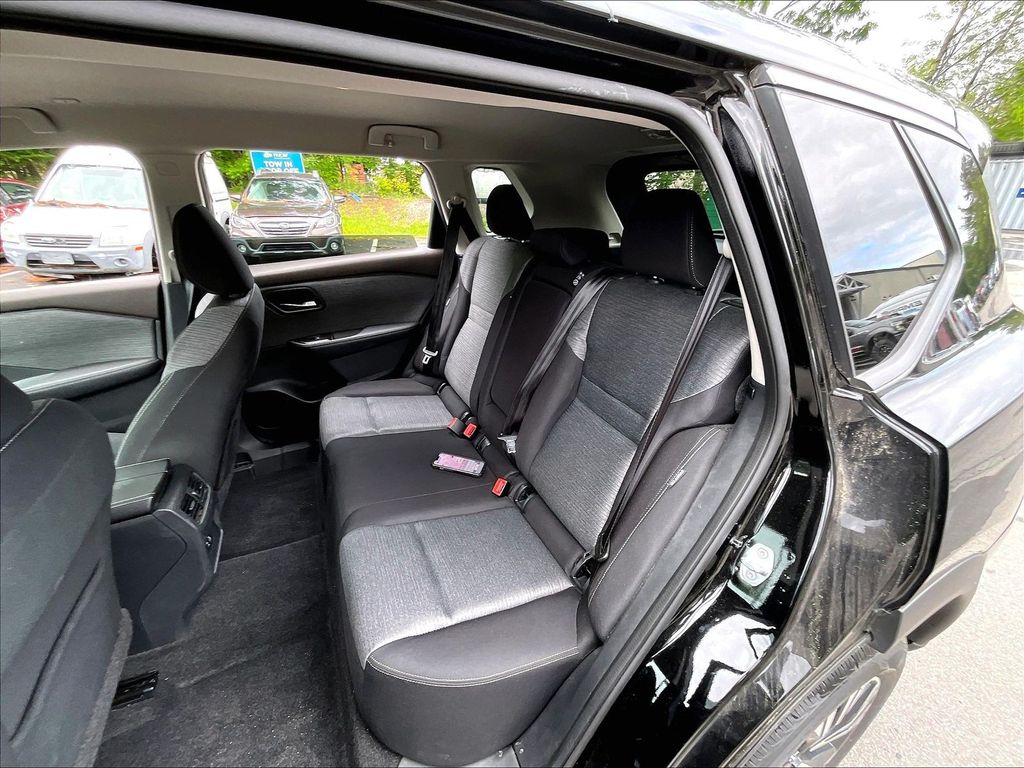 2022 Nissan Rogue — photo 15