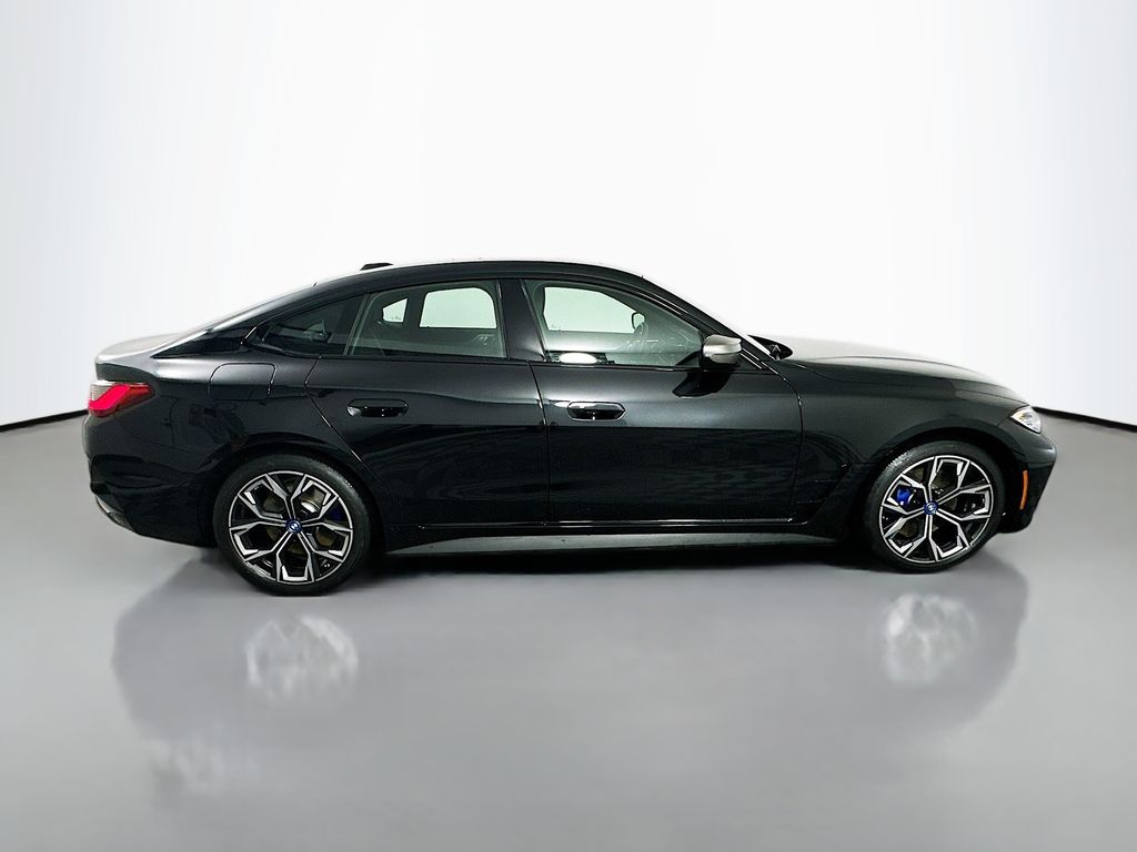 Thumbnail: 2022 BMW i4 - 4