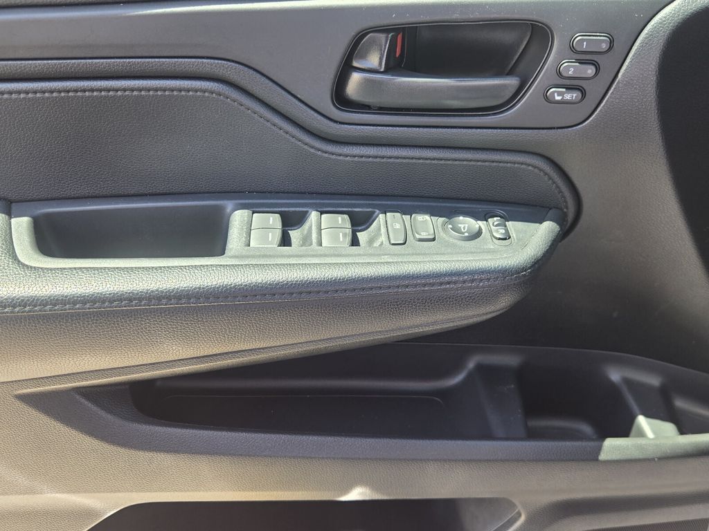 2024 Honda Odyssey - $33,375