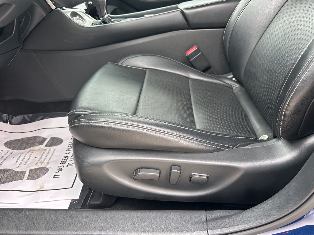 2023 Deep Blue Pearl Nissan Maxima SV FWD Sedan