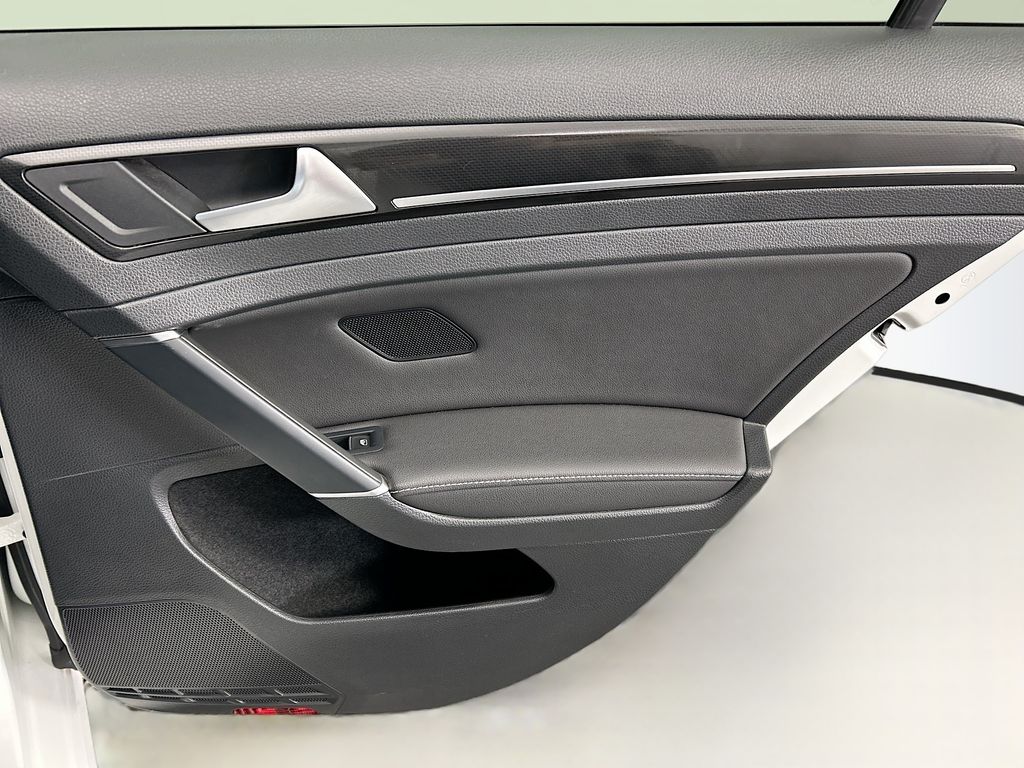 Thumbnail: 2019 Volkswagen Golf - 26