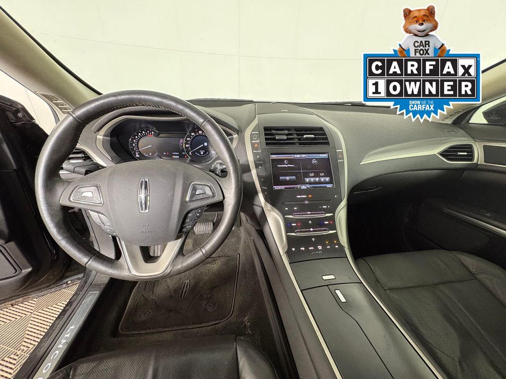 Used 2013 Black Lincoln Base image 9