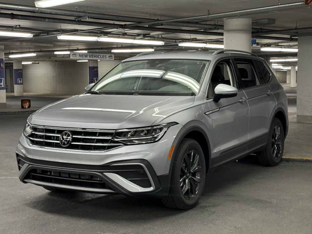 2024 Volkswagen Tiguan 2.0T SE 3