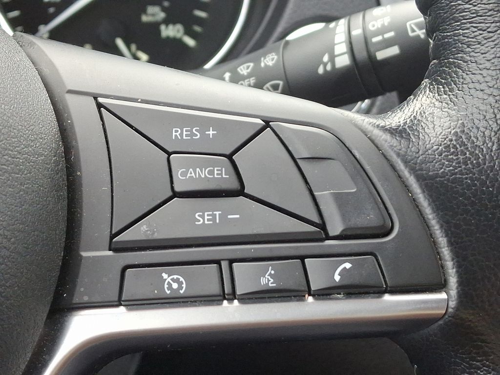 2021 Nissan Rogue Sport SV 21