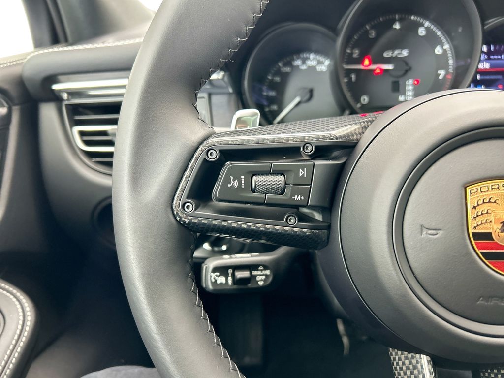 Thumbnail: 2026 Porsche Macan - 14