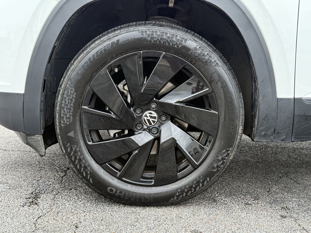 2024 Volkswagen Atlas 2.0T SE w/Technology White at DeMontrond Gulf Freeway