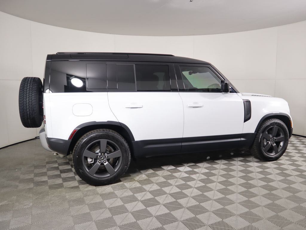 Thumbnail: 2025 Land Rover Defender - 4