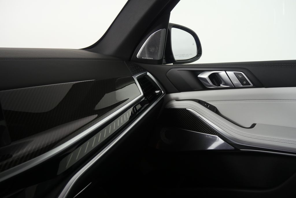 2026 BMW X5 M60i 24