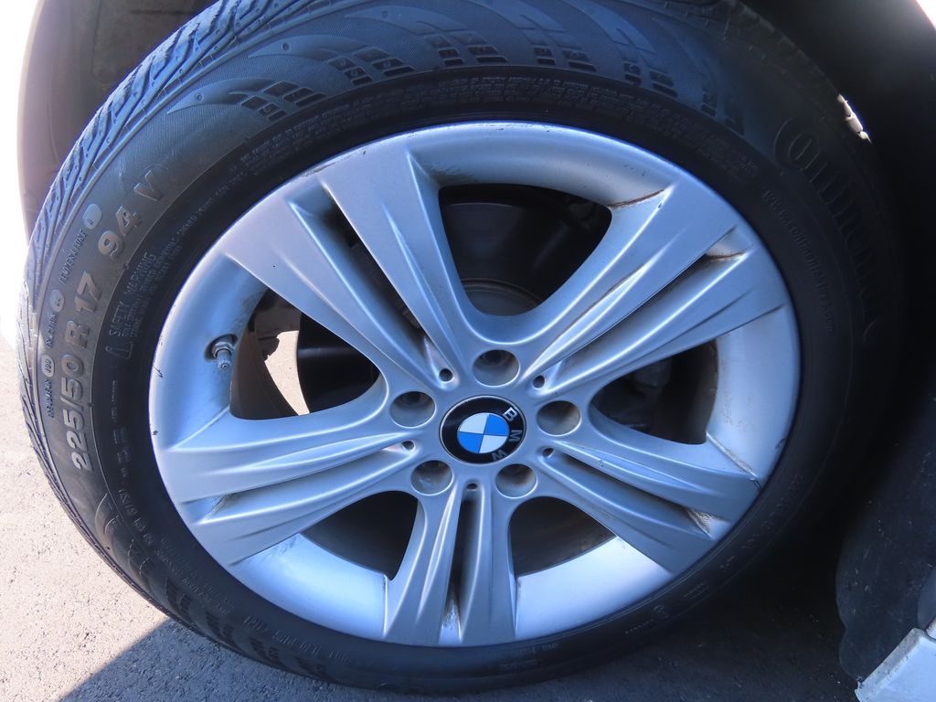 Thumbnail: 2016 BMW 3 Series - 14
