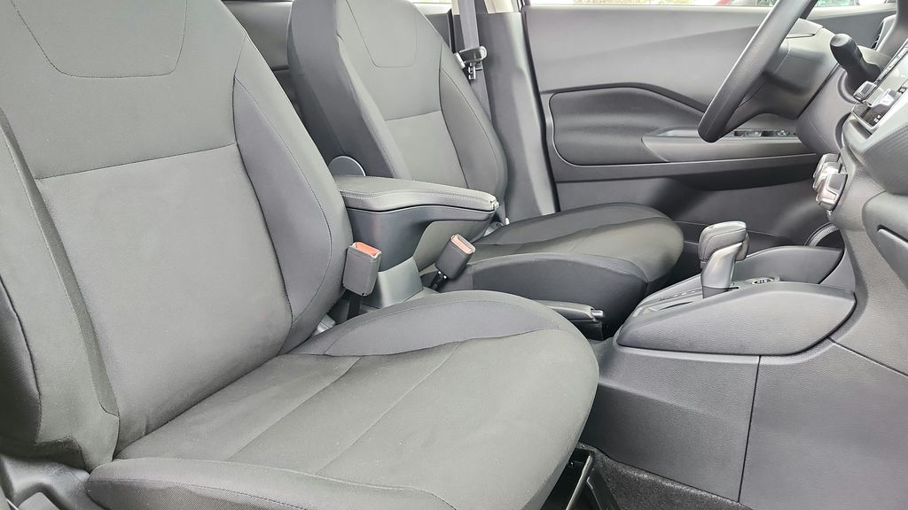 2025 Nissan Kicks Play