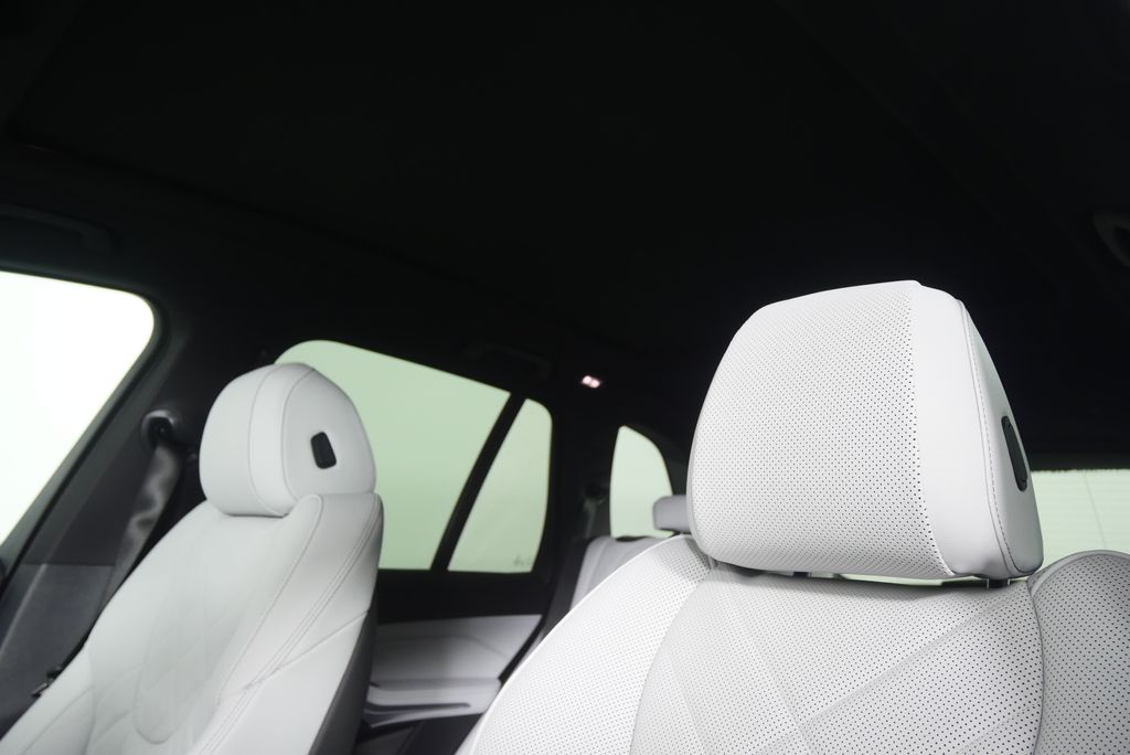 Thumbnail: 2026 BMW X5 - 11