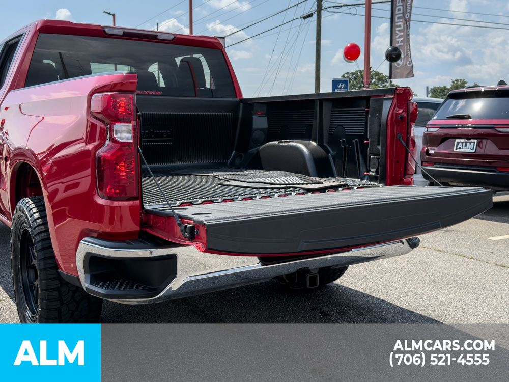 Used 2025 Red Chevrolet LT image 6
