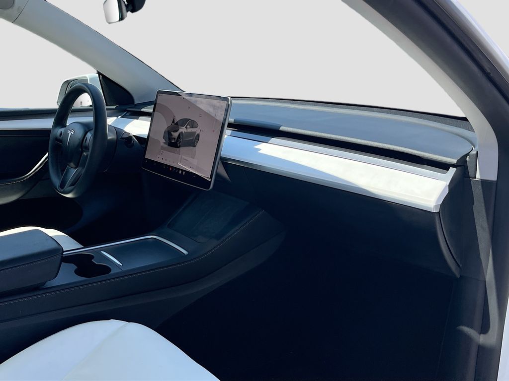 Used 2024 White Tesla Standard Range image 30