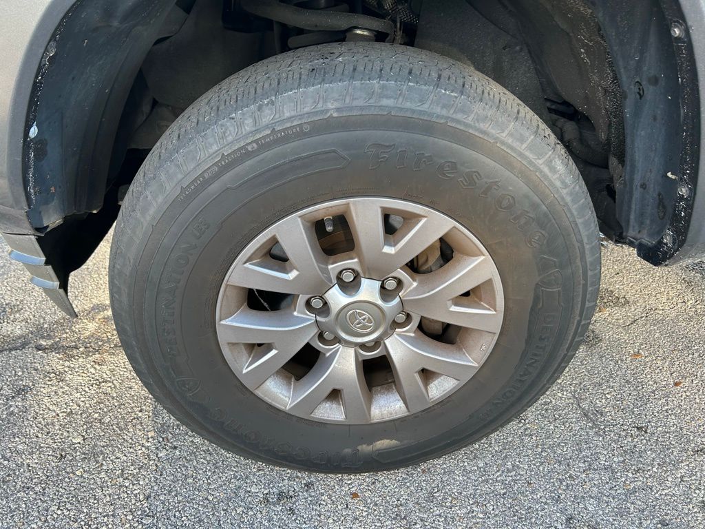 Thumbnail: 2017 Toyota Tacoma - 9