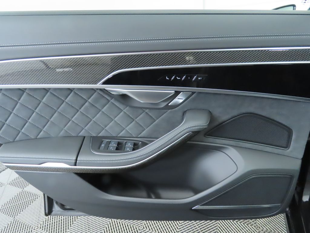 2025 Audi S8 4.0T 28