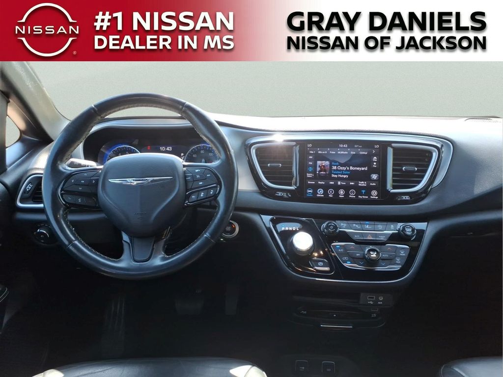 Used 2020 Chrysler Pacifica Van