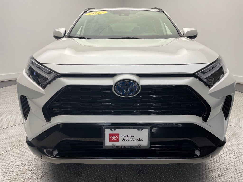 2022 Toyota RAV4 SE 2