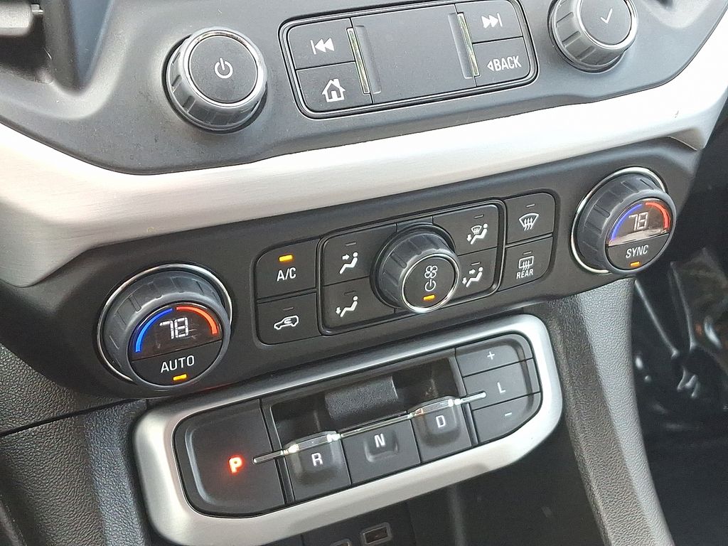 Thumbnail: 2023 GMC Acadia - 16