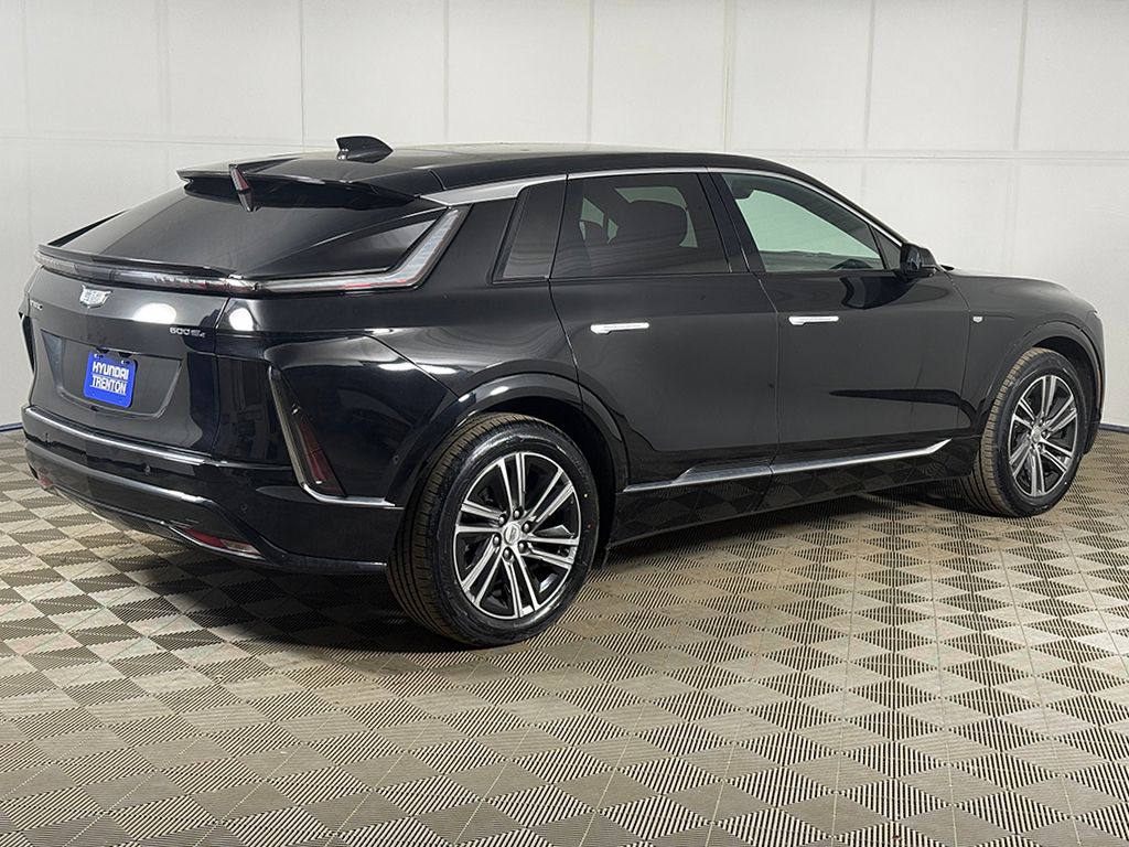 Used 2024 Black Cadillac Luxury image 12
