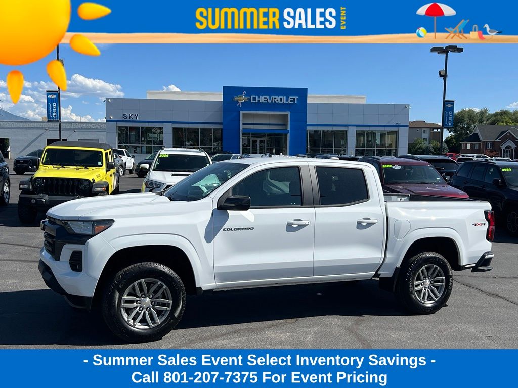 Summit White 2024 Chevrolet Colorado Pickup Truck Four-Wheel Drive 8-Speed Automatic