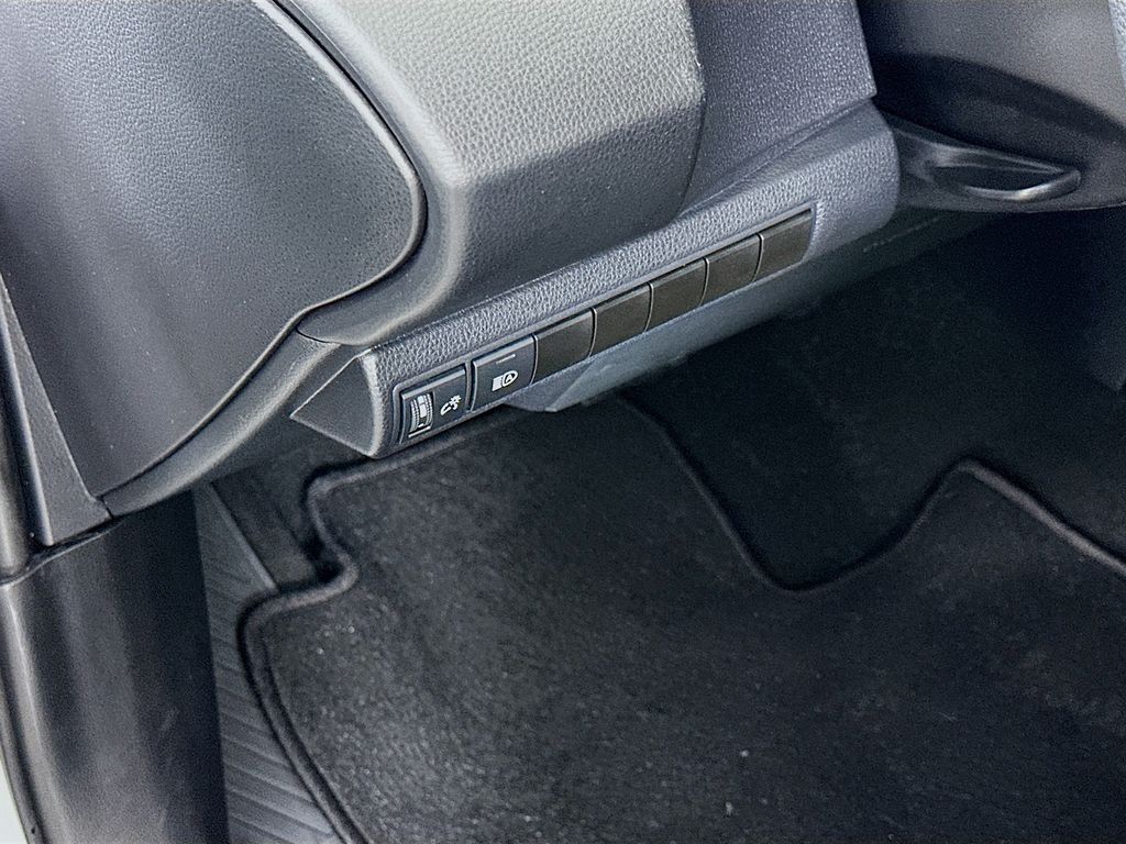 Thumbnail: 2025 Toyota Corolla - 10