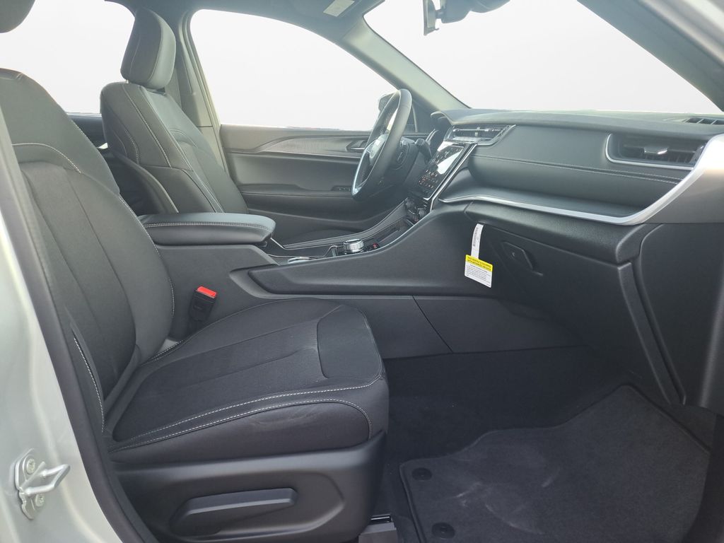 New Car 2025 Jeep Grand Cherokee  Laredo X For Sale Under $40,000 In Austin, Texas