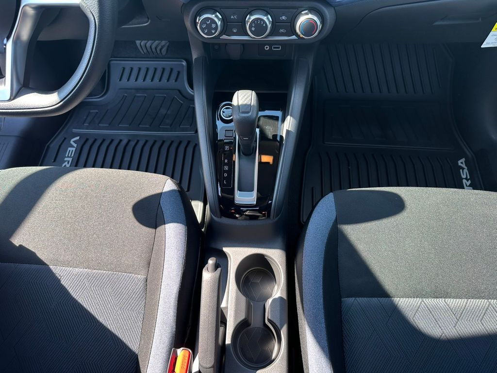 2025 Nissan Versa 1.6 SV